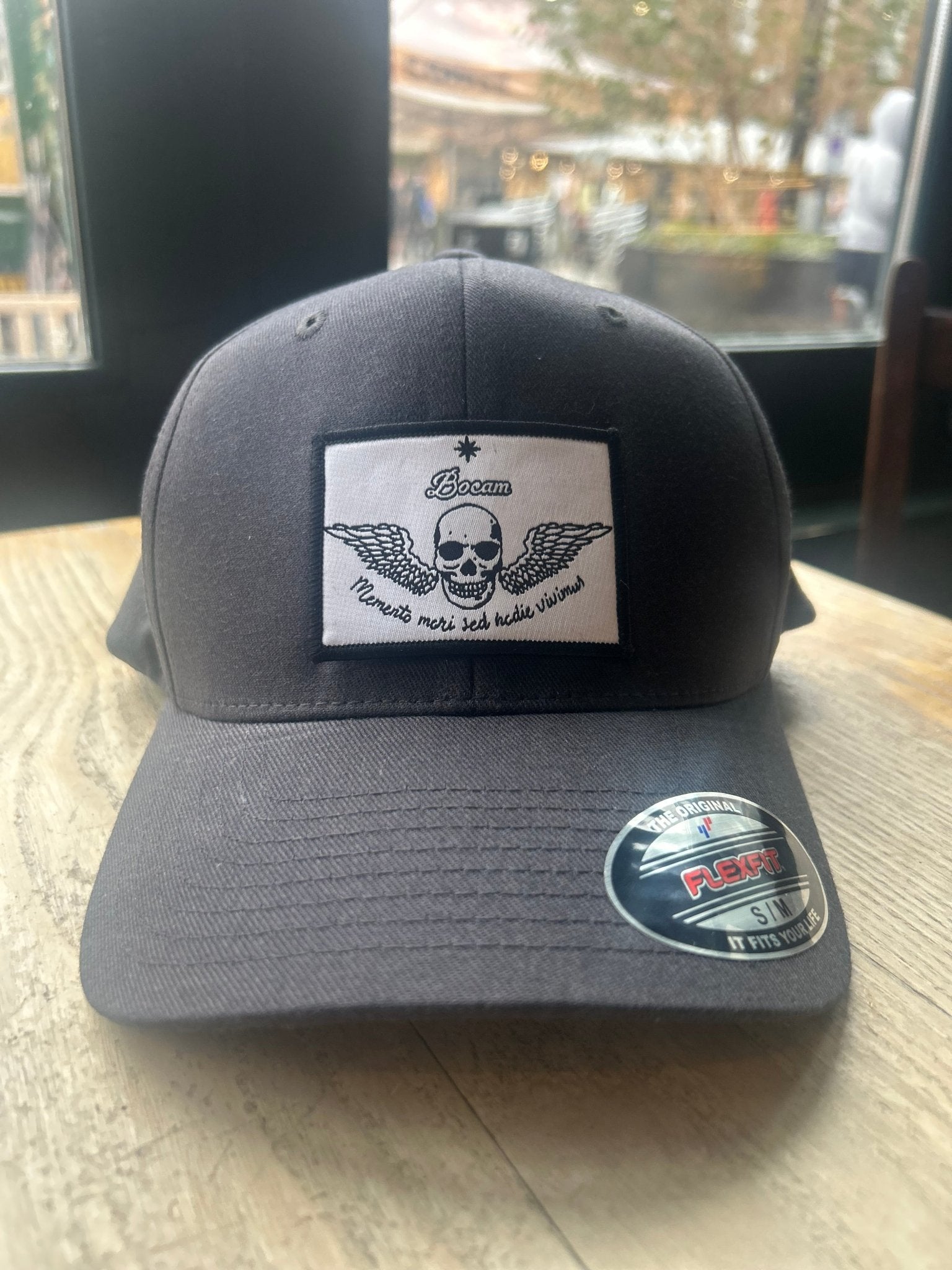Bocam Flexfit Momento Mori Sed Hodie Vivimus baseball cap - Bocam Gallery